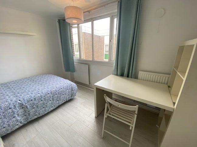 Spacious Rooms! Bethnal Green! Perfect Location! Main Photo