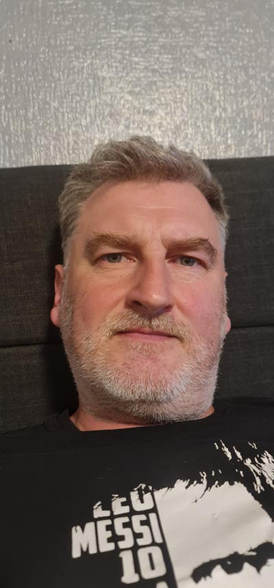 I am a professional male aged 47. I am lookin... Main Photo