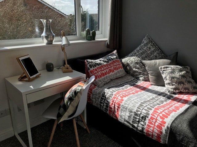 More than just a room, a home 🏠 Main Photo