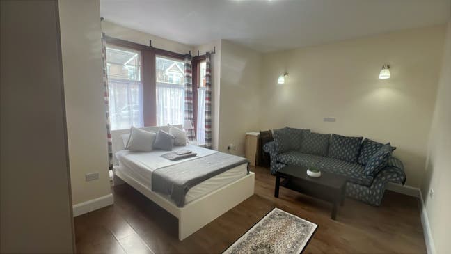 Furnished Double Room in Well-Maintained Property Main Photo
