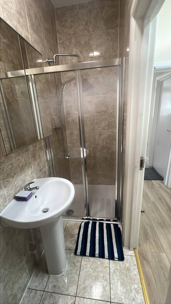 Furnished Double Room in Well-Maintained Property Main Photo