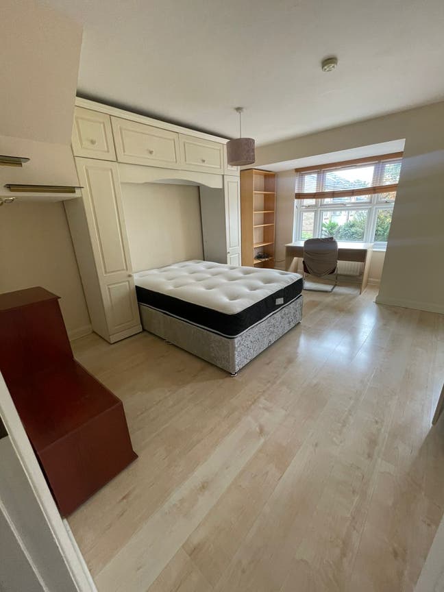 4 Bright Rooms Available | South Bermondsey SE15 Main Photo
