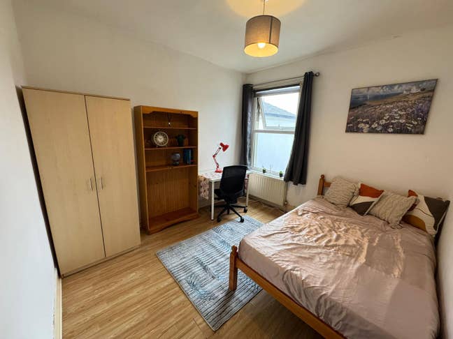 3 Double Room in Custom House Area Main Photo