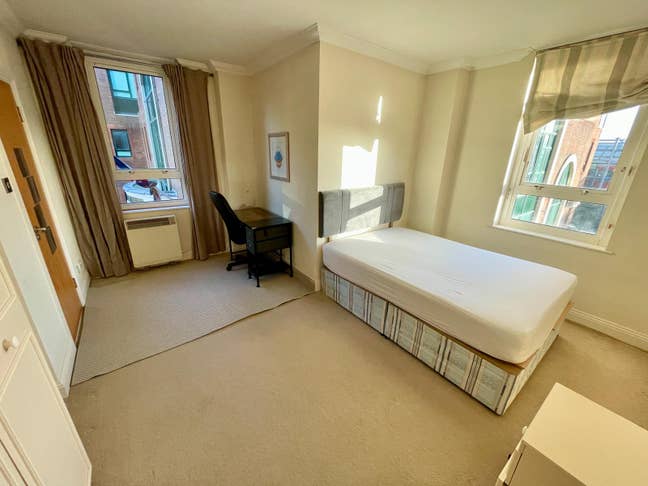 💥Fantastic En-suite Room in a 3-bed, Canary Wharf Main Photo
