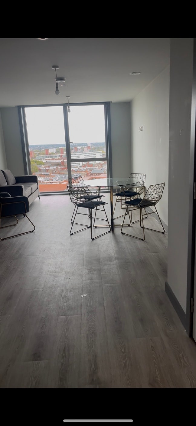  Room available in 2 Bed at JR Rise city center Main Photo
