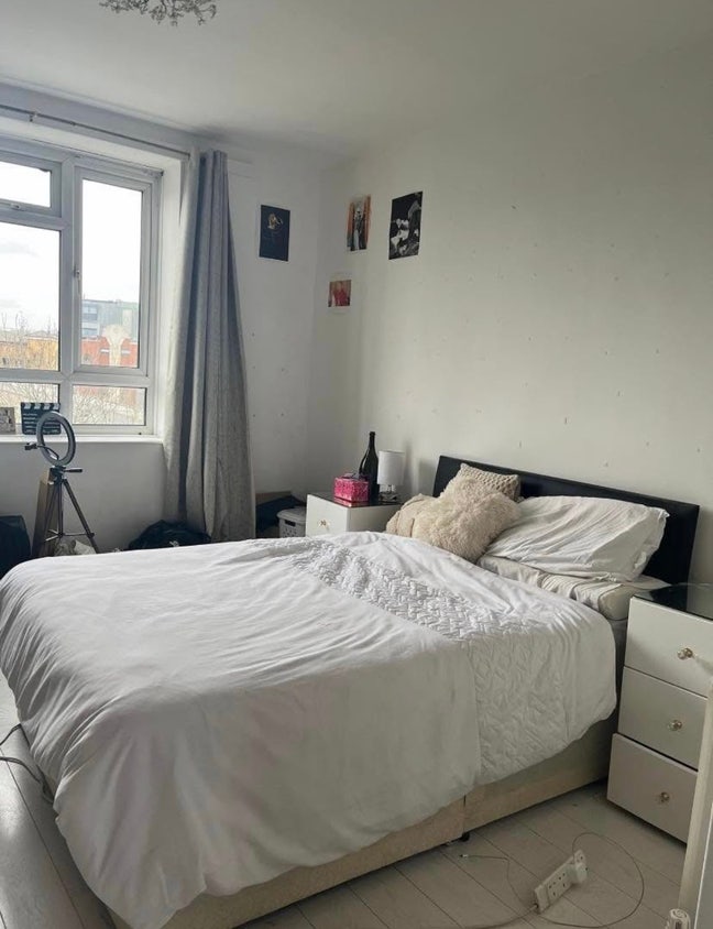 Spacious Double Room for rent in Fulham Main Photo