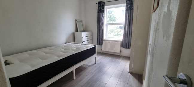 Double room in Turnpike Lane 800 all included Main Photo
