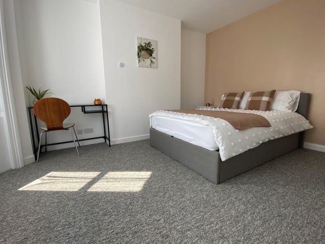 Double Room for Professionals - Low Deposit Option Main Photo