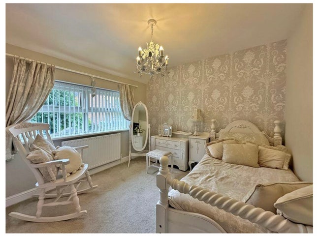 Room to rent unfurnished!  Main Photo