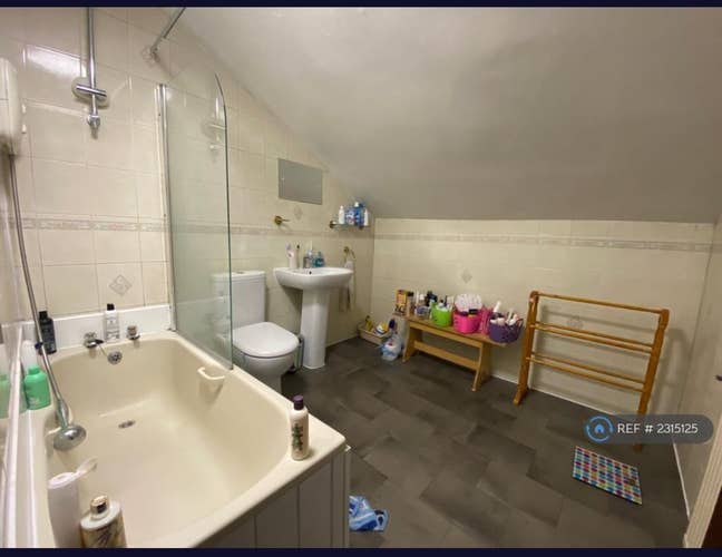 Student Flat Spacious £600pcm City Centre/West End Main Photo