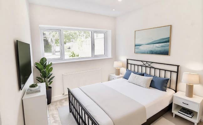 Newly Refurbished Luxury Rooms Available Main Photo