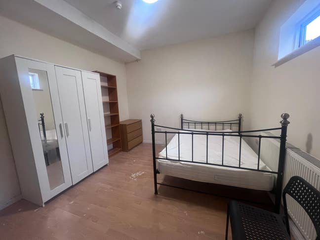 Rooms To Let - HMO - Shared Accommodation - Ilford Main Photo