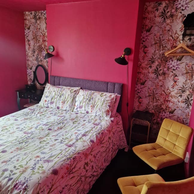 One Bedroom with Ensuite, Third floor Main Photo