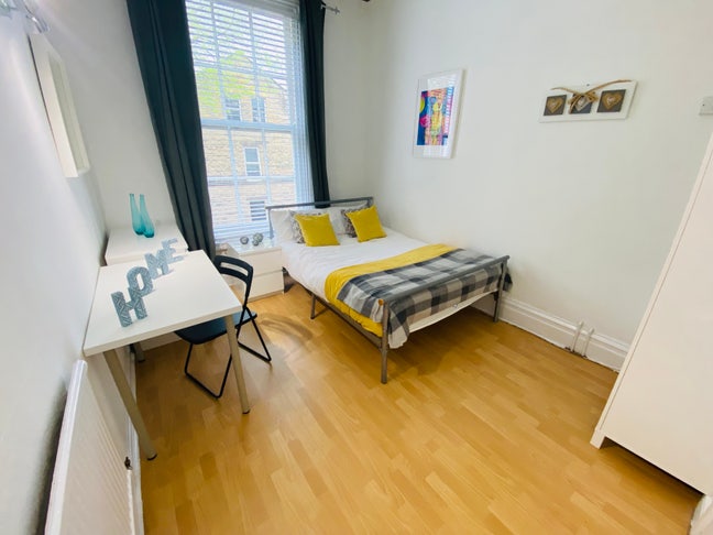  Impressive En-Suite Double Room in Broomhill Main Photo