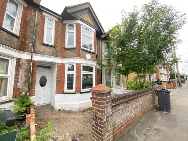 Furnished Double Room – West Wycombe Road  Main Photo