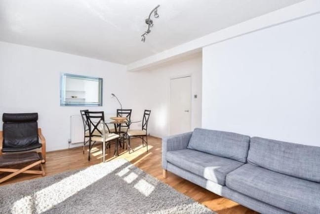 Perfect For Students, 3 Bed Apartment, N7 Main Photo