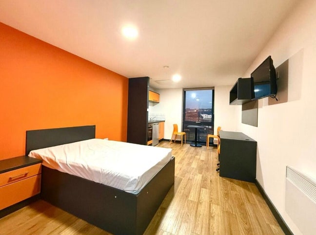Short-Term furnished studio in Baltic Triangle – 1 Main Photo