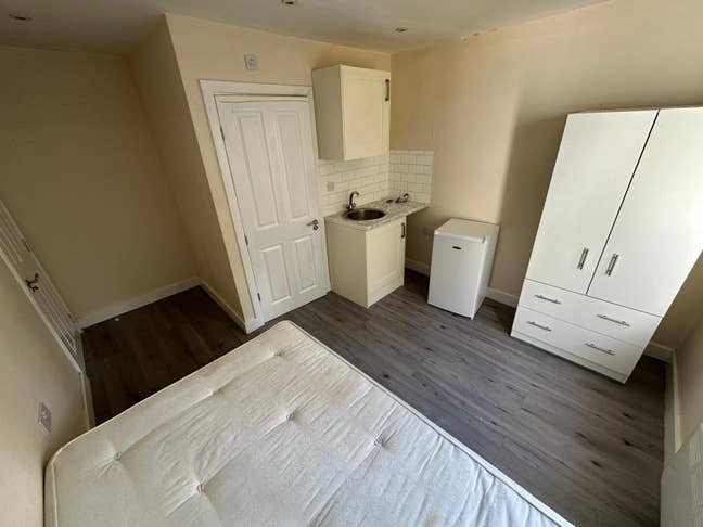 DSS - Studio Flat Available Orpington, Bromley BR5 Main Photo