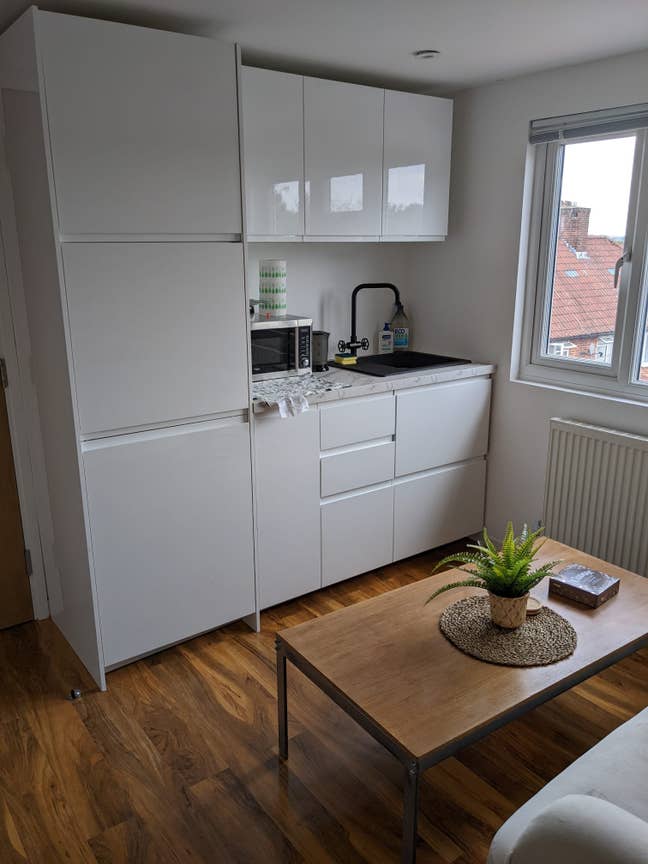Beautiful Ensuite Loft in Quiet Home – Inc Bills Main Photo