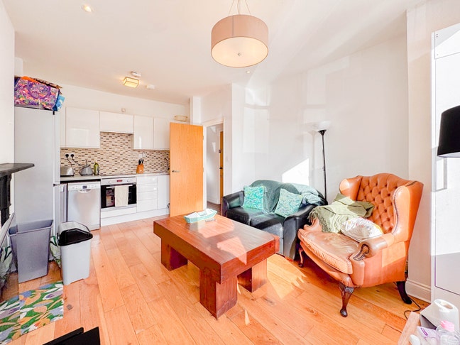 2 bedroom 2 bathroom property in Crouch End N8 Main Photo