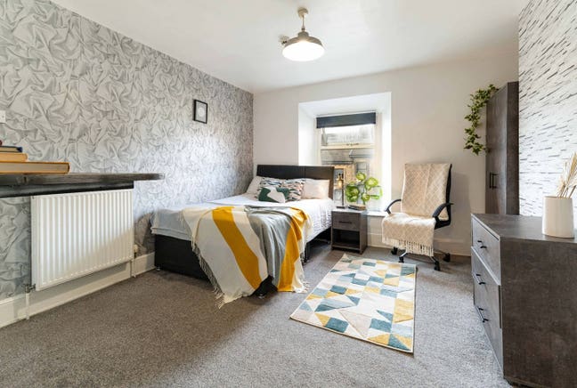 Spacious Studio Room | Ensuite | All Bills INC!  Main Photo