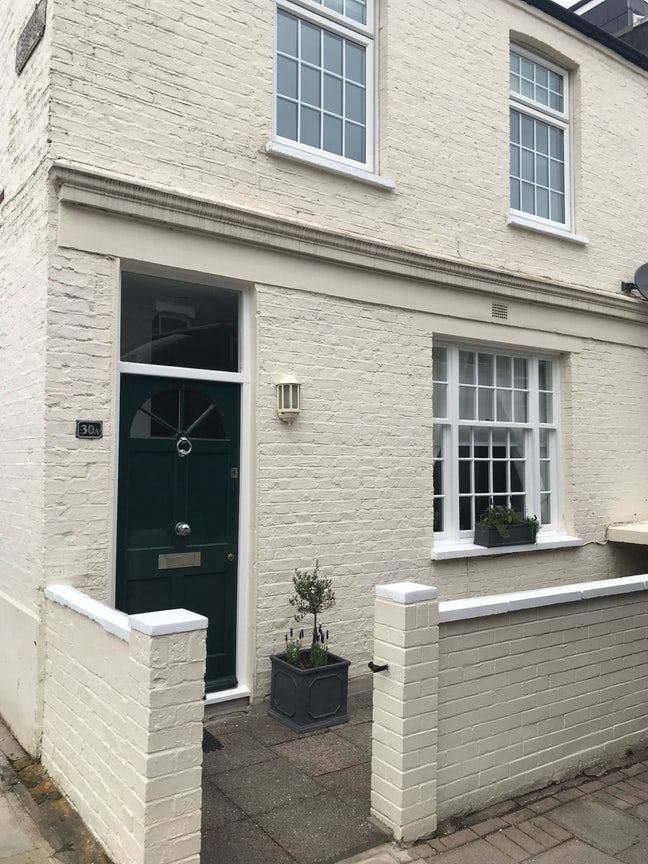 Charming Little House for rent in Central Putney Main Photo