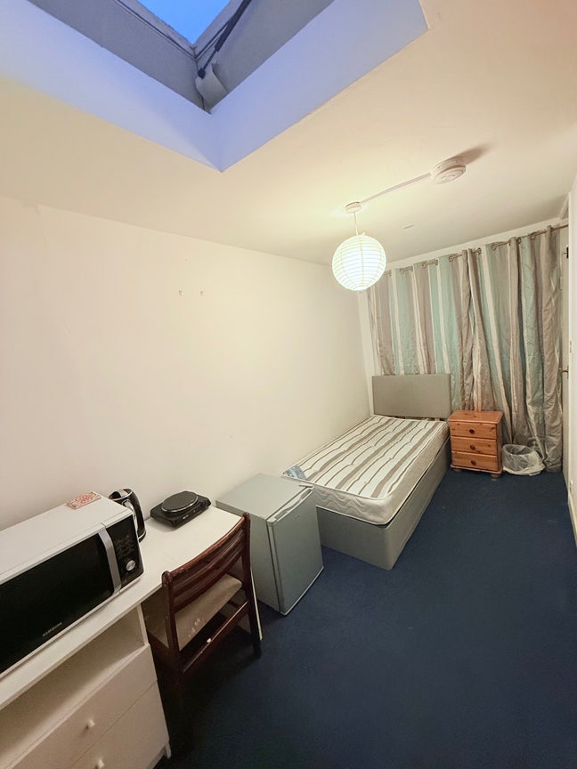 Ensuit room in luton Main Photo