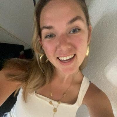 LOOKING FOR A LIVING IN LONDON Main Photo