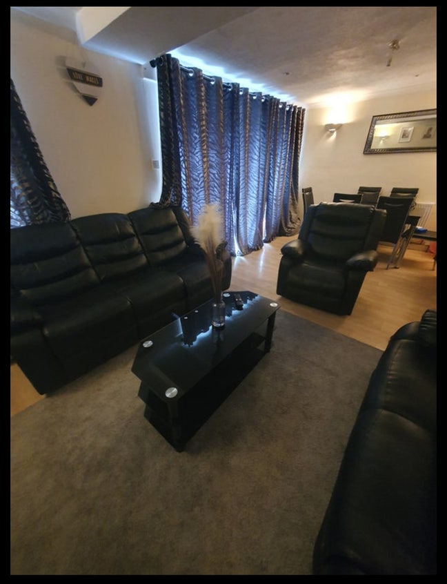 1 Rooms Available in Croydon  Main Photo