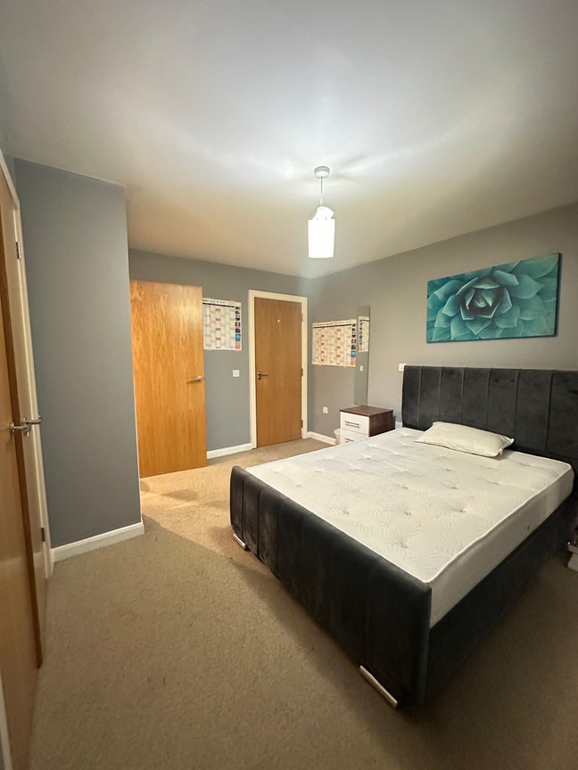 Double ensuite room in  B1 Main Photo