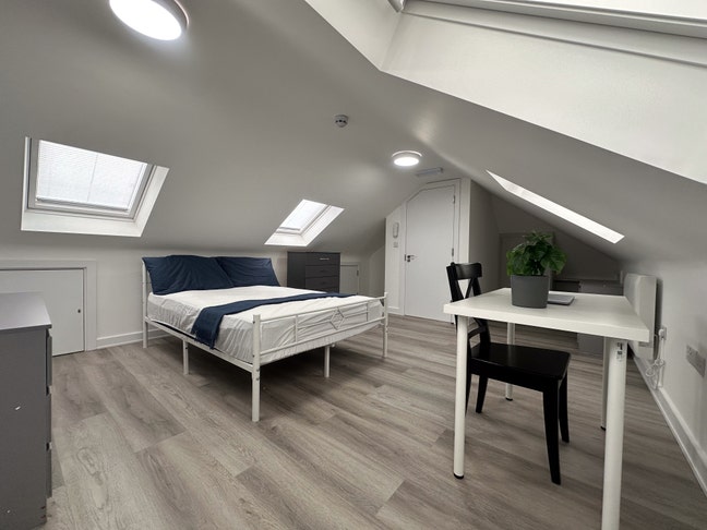 🏡 Ensuite rooms/ brand new Villa -Piccadilly line Main Photo
