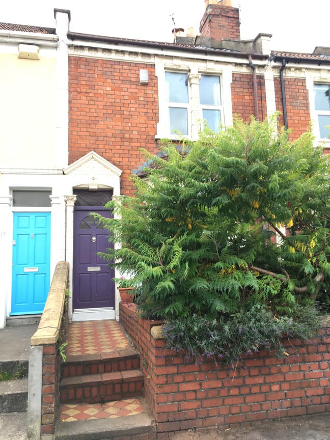 Room with French doors to a garden in Bedminster  Main Photo