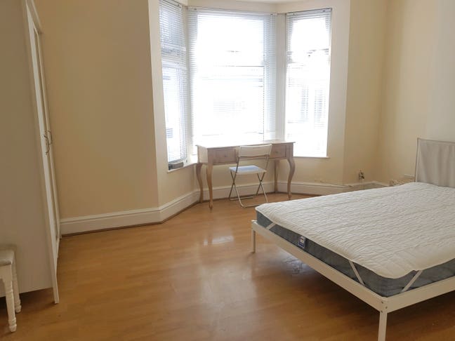 Low Deposit Option! Wonderful Walton! 3Bed House Main Photo
