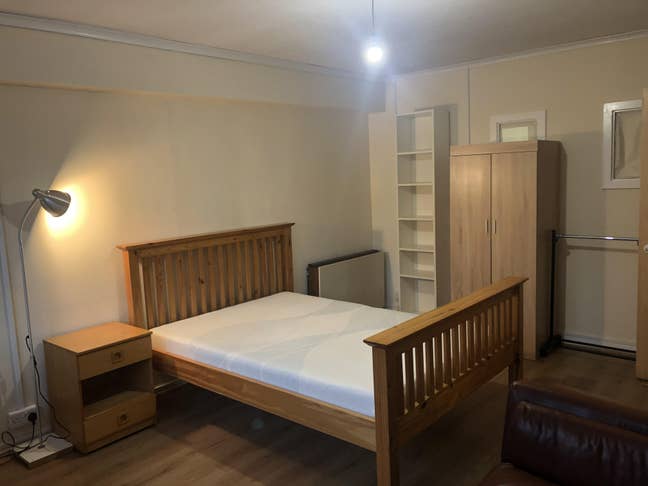 Double Room in Central Leamington Available Now Main Photo