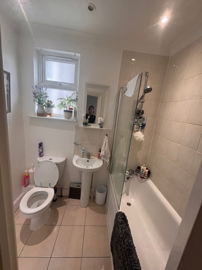 Room for rent in Turnpike Lane Main Photo