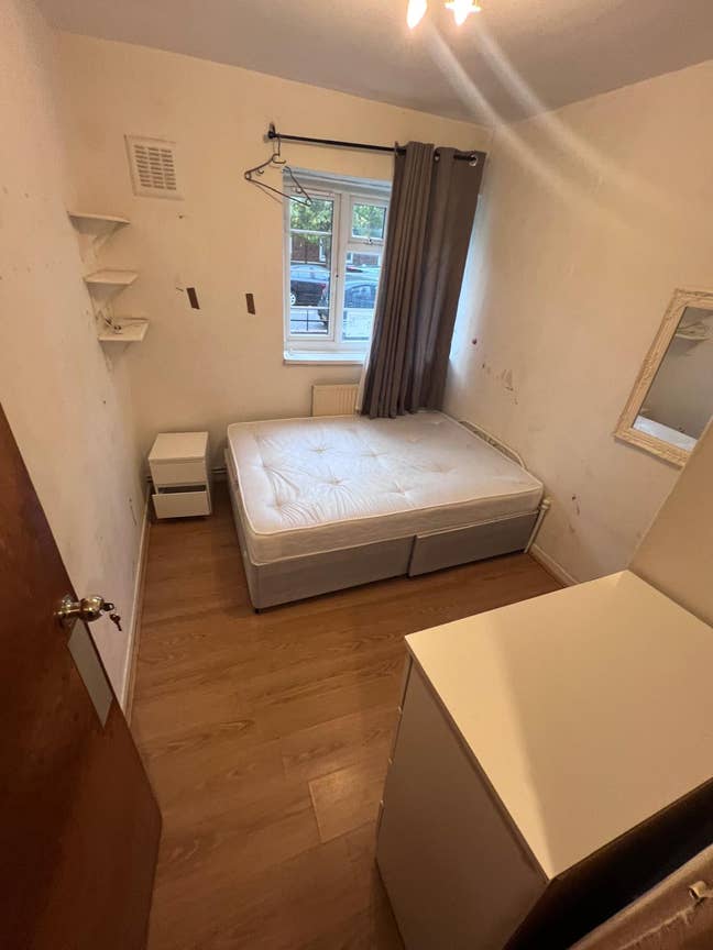 Double Room Available in Stepney Green E1 *.* Main Photo