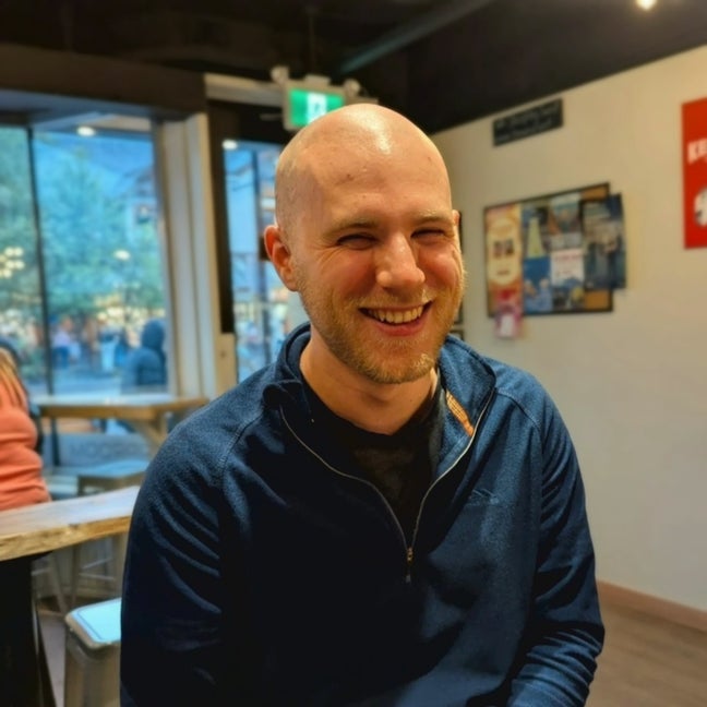 Young professional looking for sociable house! Main Photo