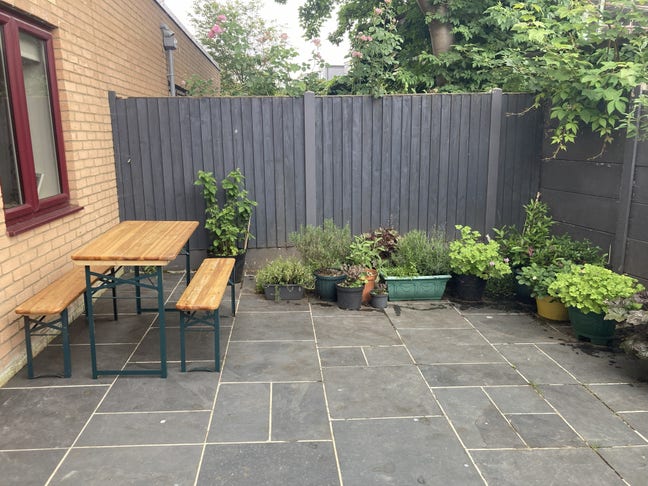 Beautiful furnished one bedroom flat with garden  Main Photo
