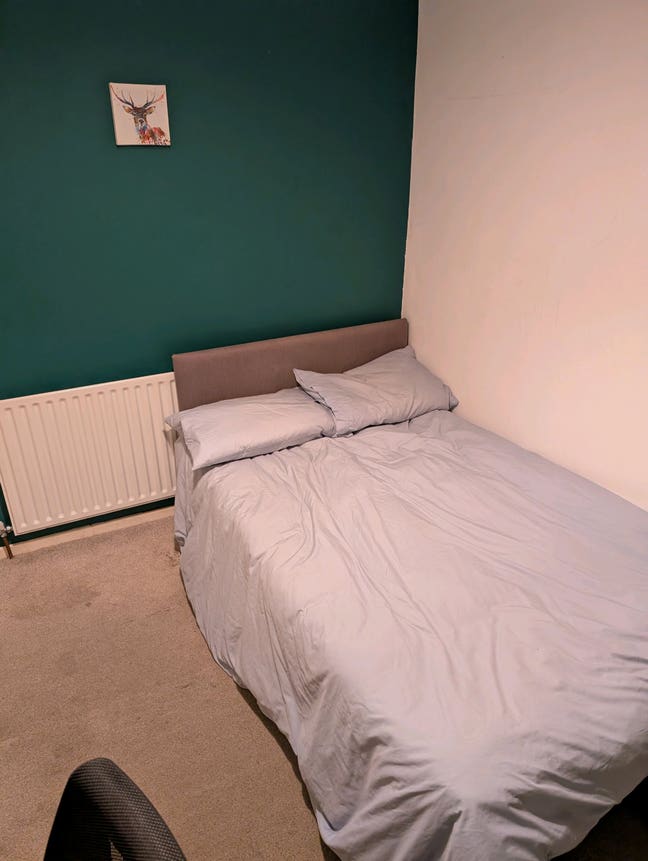 Room for rent BT6 (Virtually all bills included) Main Photo