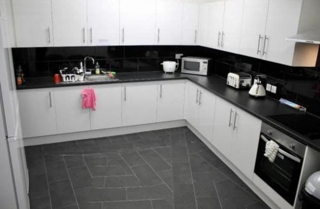 Inclusive Furnished Double En-Suite Now Main Photo