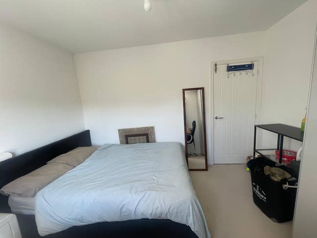   double bedroom is available for rent as an in Main Photo