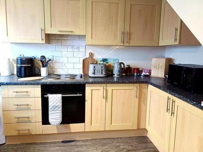 Short stay only_ 2 bedroom, sleeps4 Main Photo