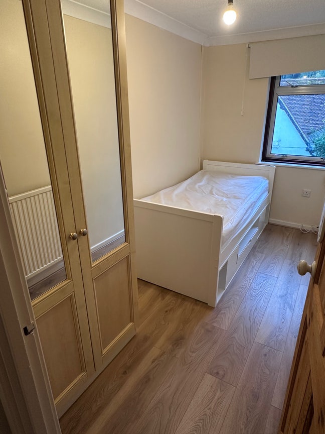 Single room for rent in Friendly, Clean house Main Photo