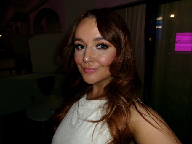 Professional (25) looking for room  Main Photo