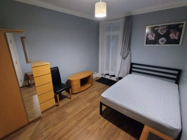 Wexham Road - Double Room Main Photo