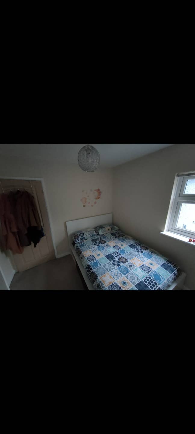 Spacious double room with bills included Main Photo