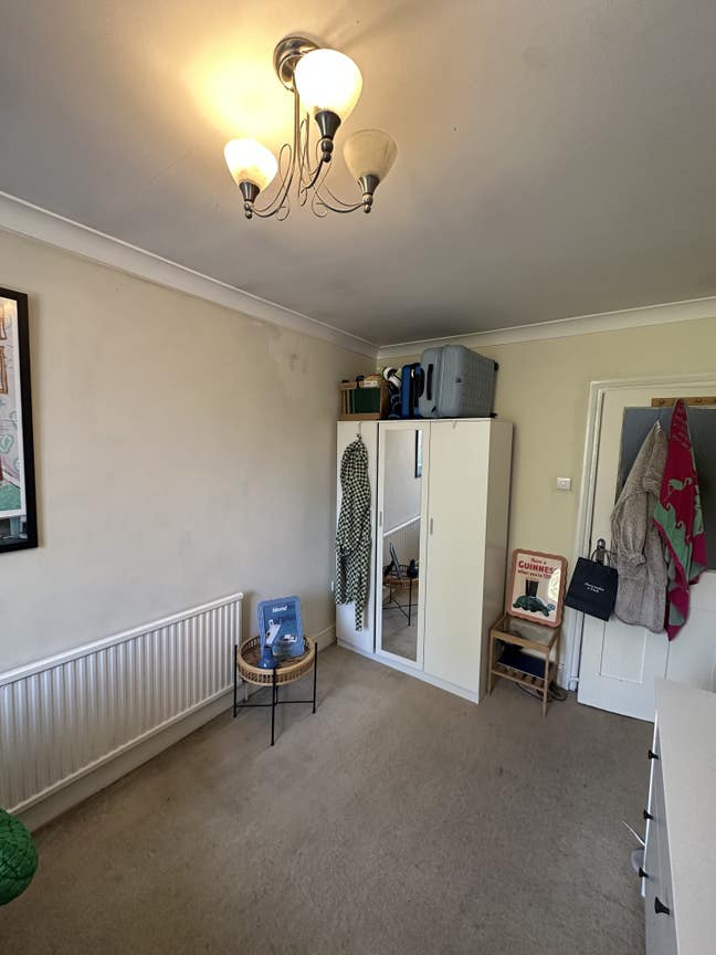 2 rooms in spacious, sociable house  Main Photo