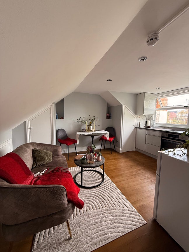 One bedroom flat in West London (zone 2) Main Photo