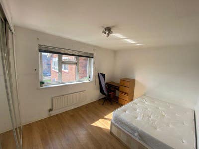  Super Large Double & Triple Room 2 Rent in This Main Photo