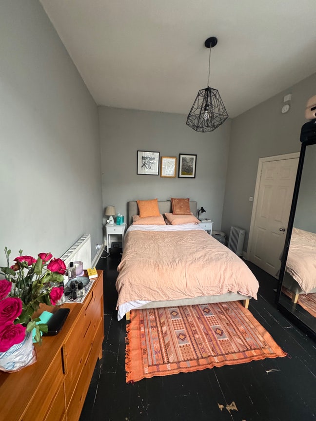 Large King Room with En Suite in Islington Angel 🍃 Main Photo